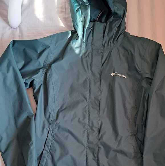 Columbia Women's Arcadia II Waterproof Rain Jacket - Picture 2 of 3